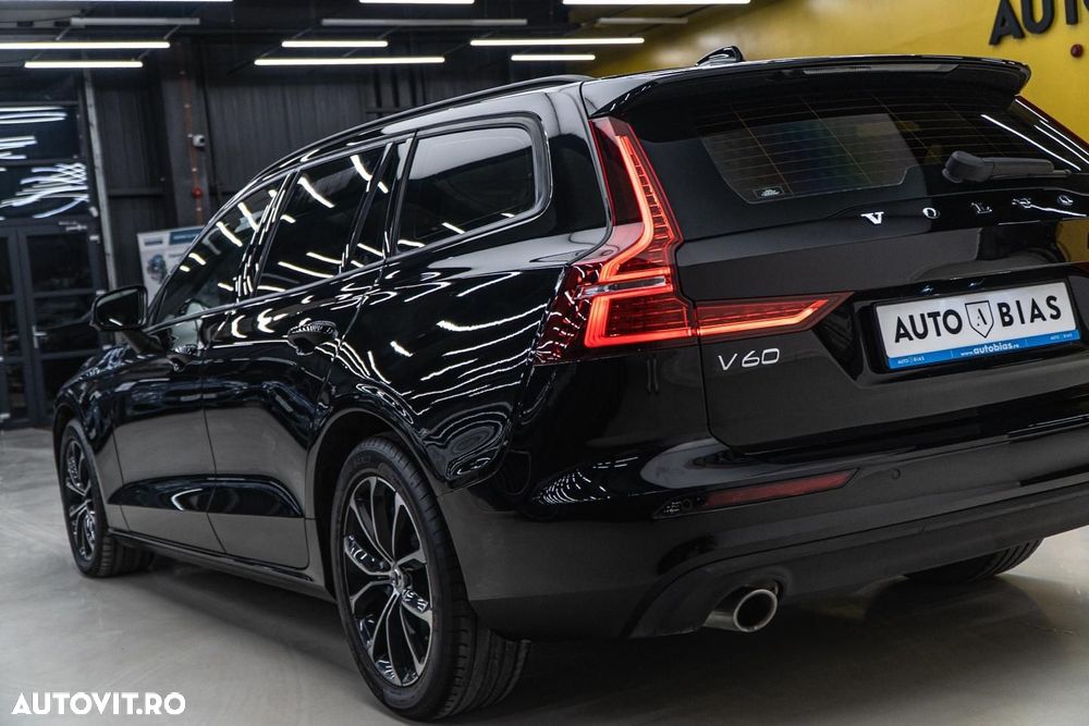 Volvo V60 B4 MHEV AT8 FWD Momentum - 32