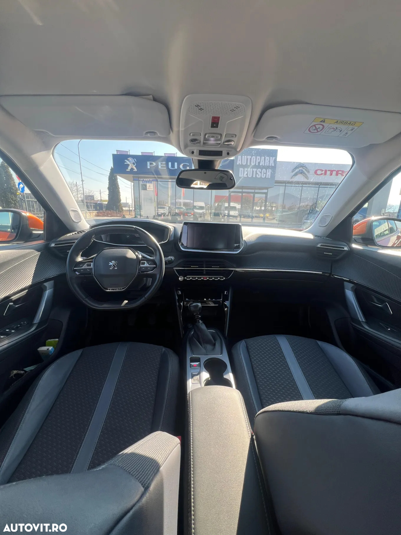 Peugeot 2008 1.2 L PureTech STT Allure - 3