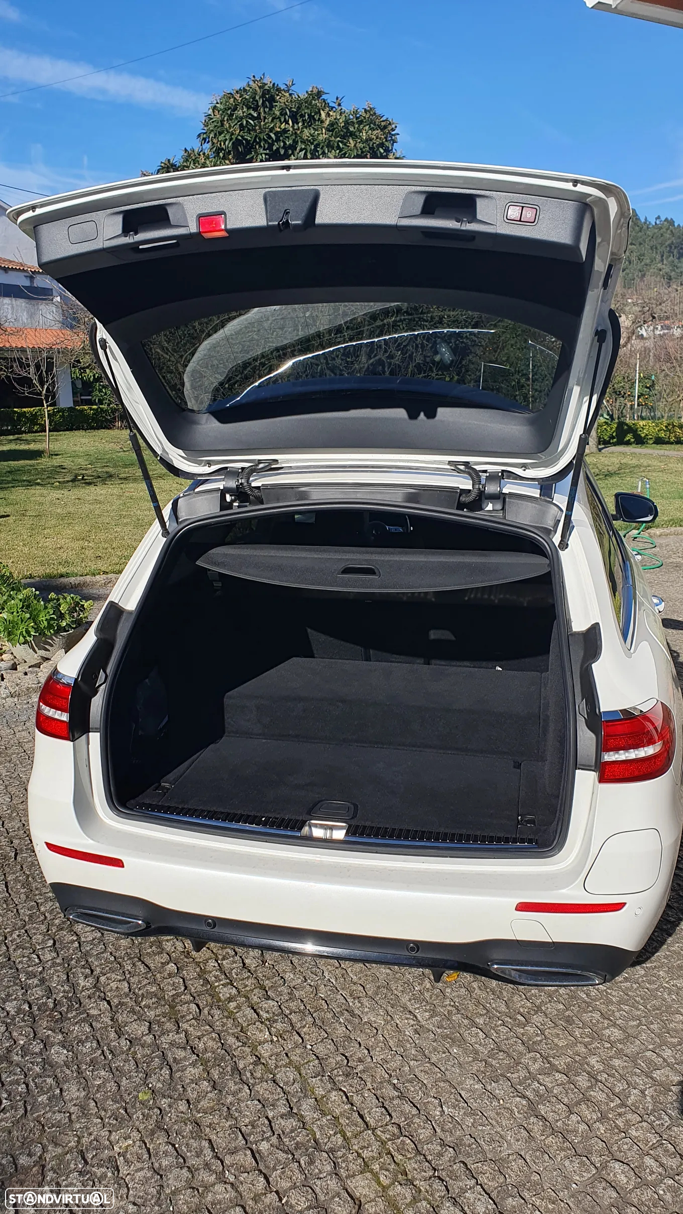 Mercedes-Benz E 300 de AMG Line - 10