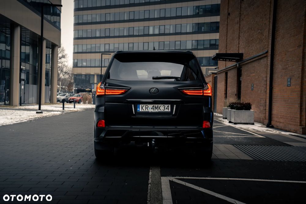 Lexus LX - 10