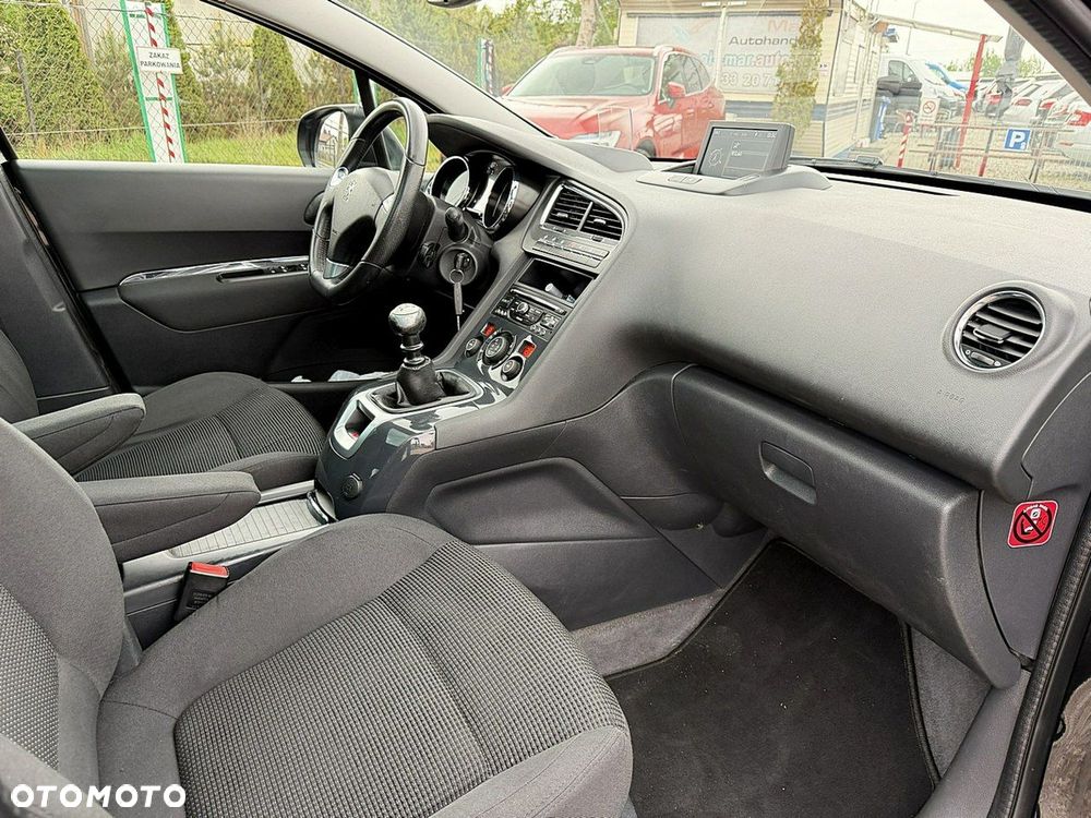 Peugeot 5008 - 12
