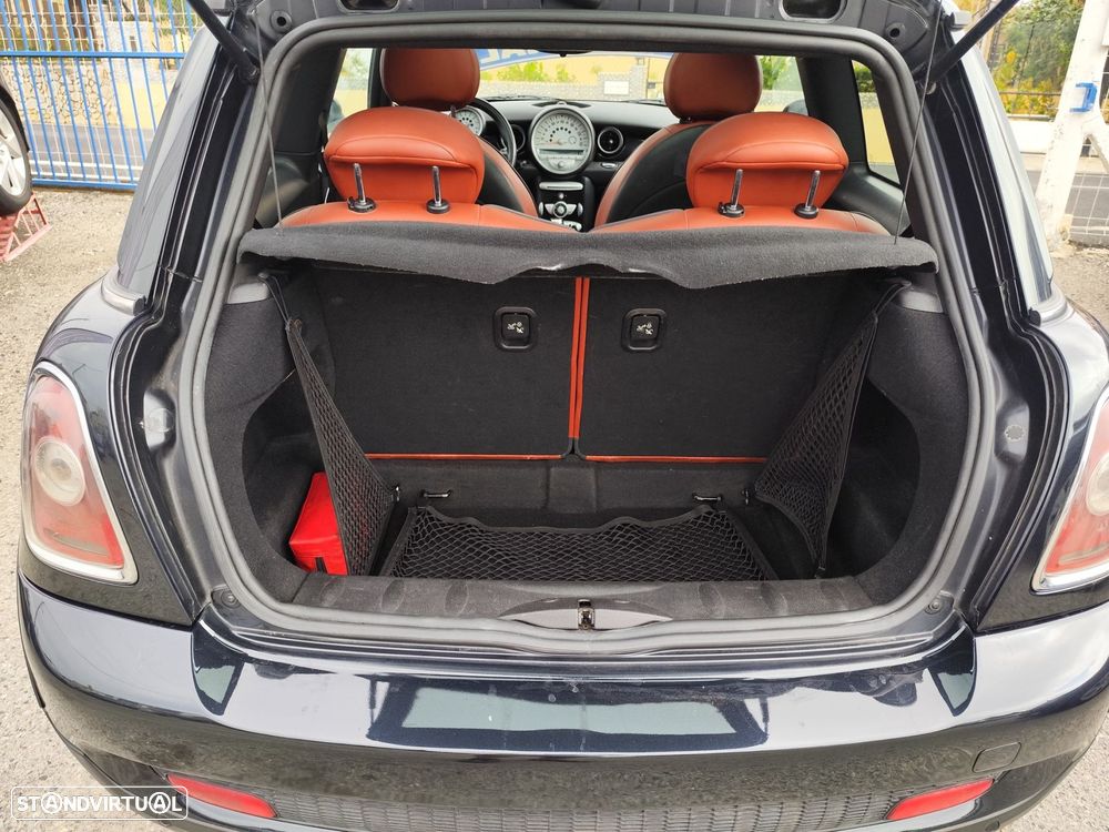 MINI 3 Portas John Cooper Works - 12