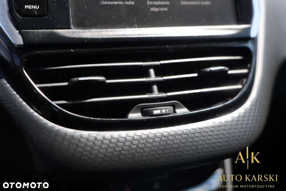 Peugeot 208 - 26