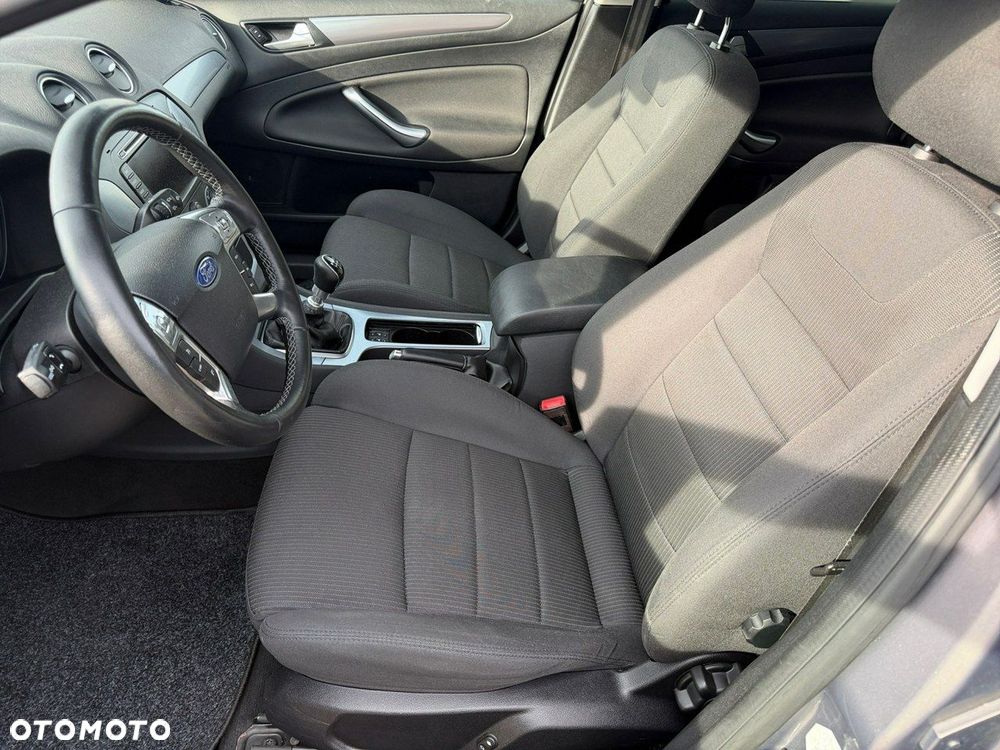 Ford Mondeo - 12