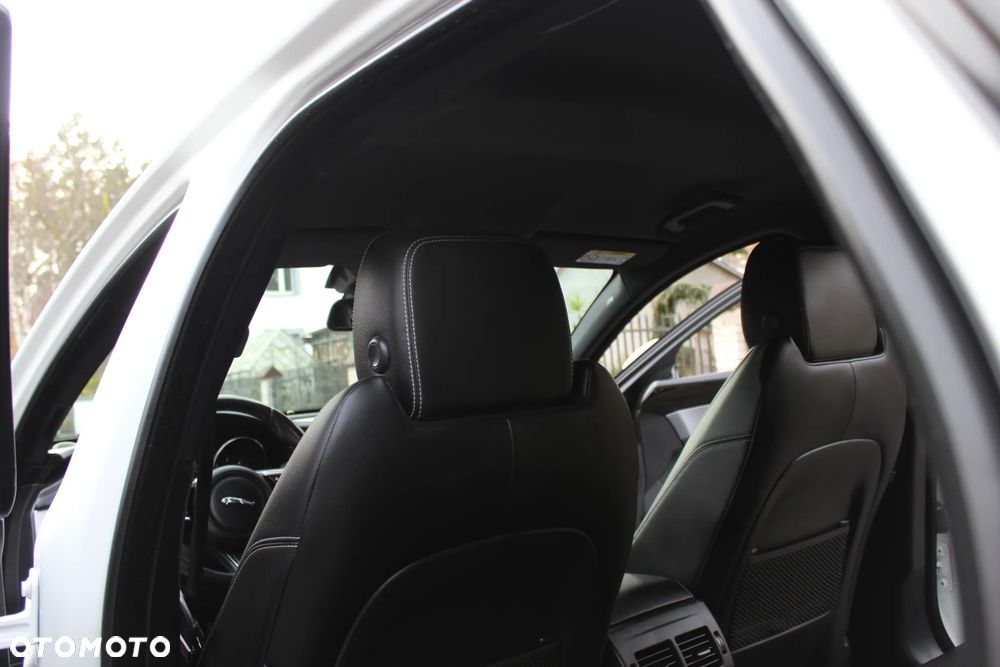 Jaguar XF 25d R-Sport - 15