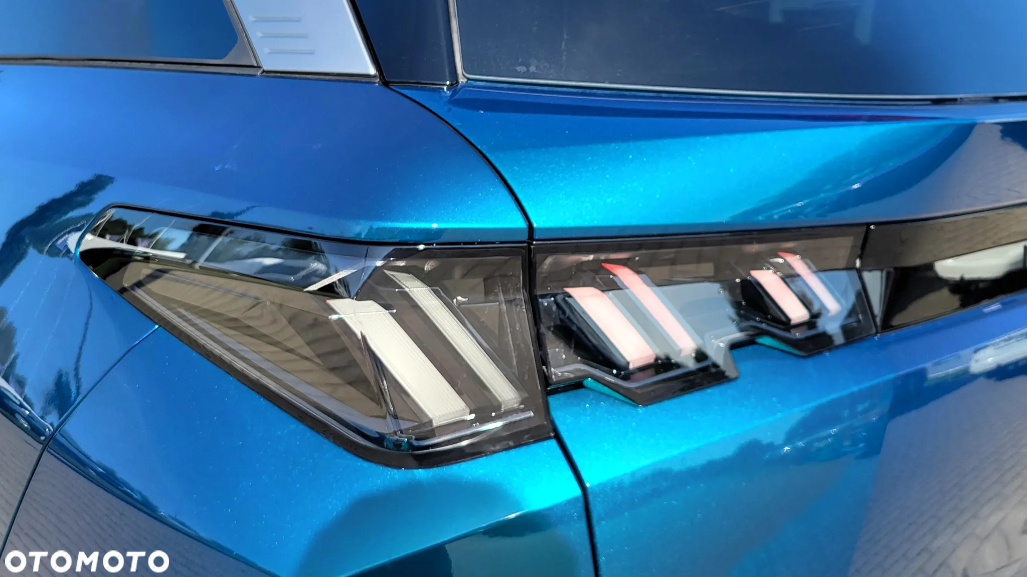 Peugeot 5008 1.2 PureTech mHEV Allure Pack S&S e-DCS6 - 12