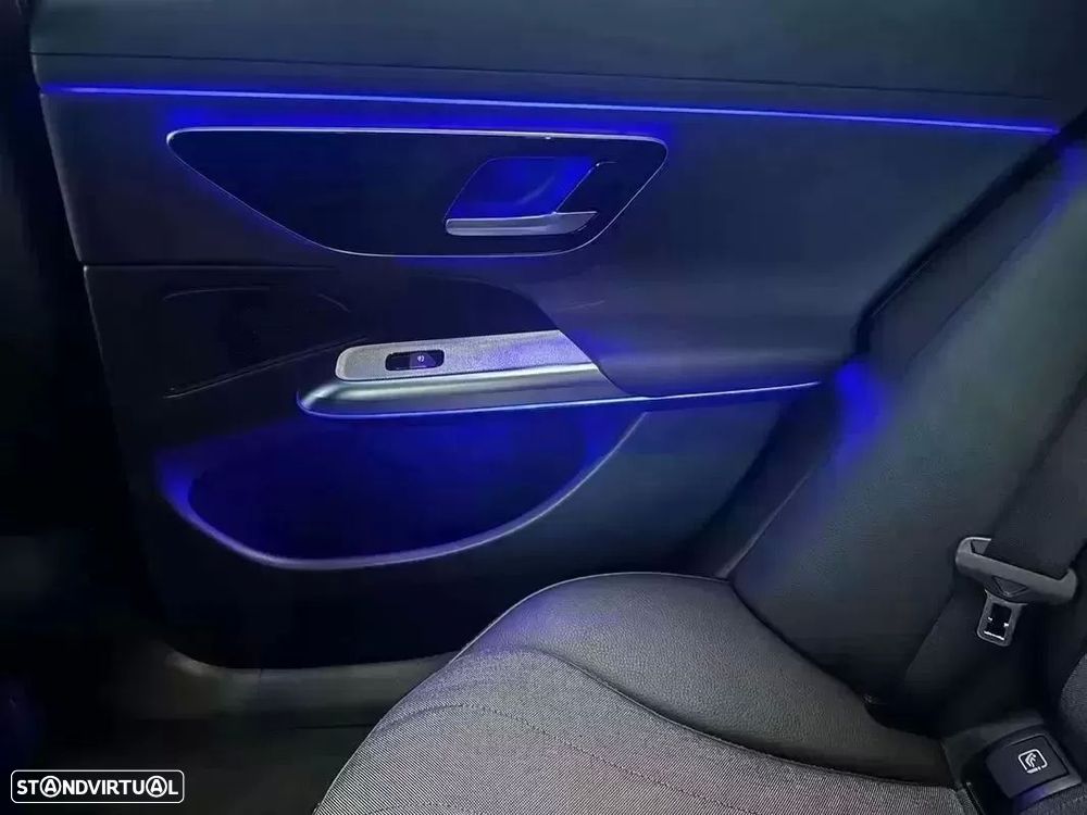 Mercedes-Benz E 220 d Avantgarde - 38