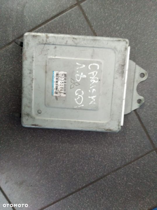 KOMPUTER STEROWNIK SILNIKA MITSUBISHI CARISMA MD351866 - 1