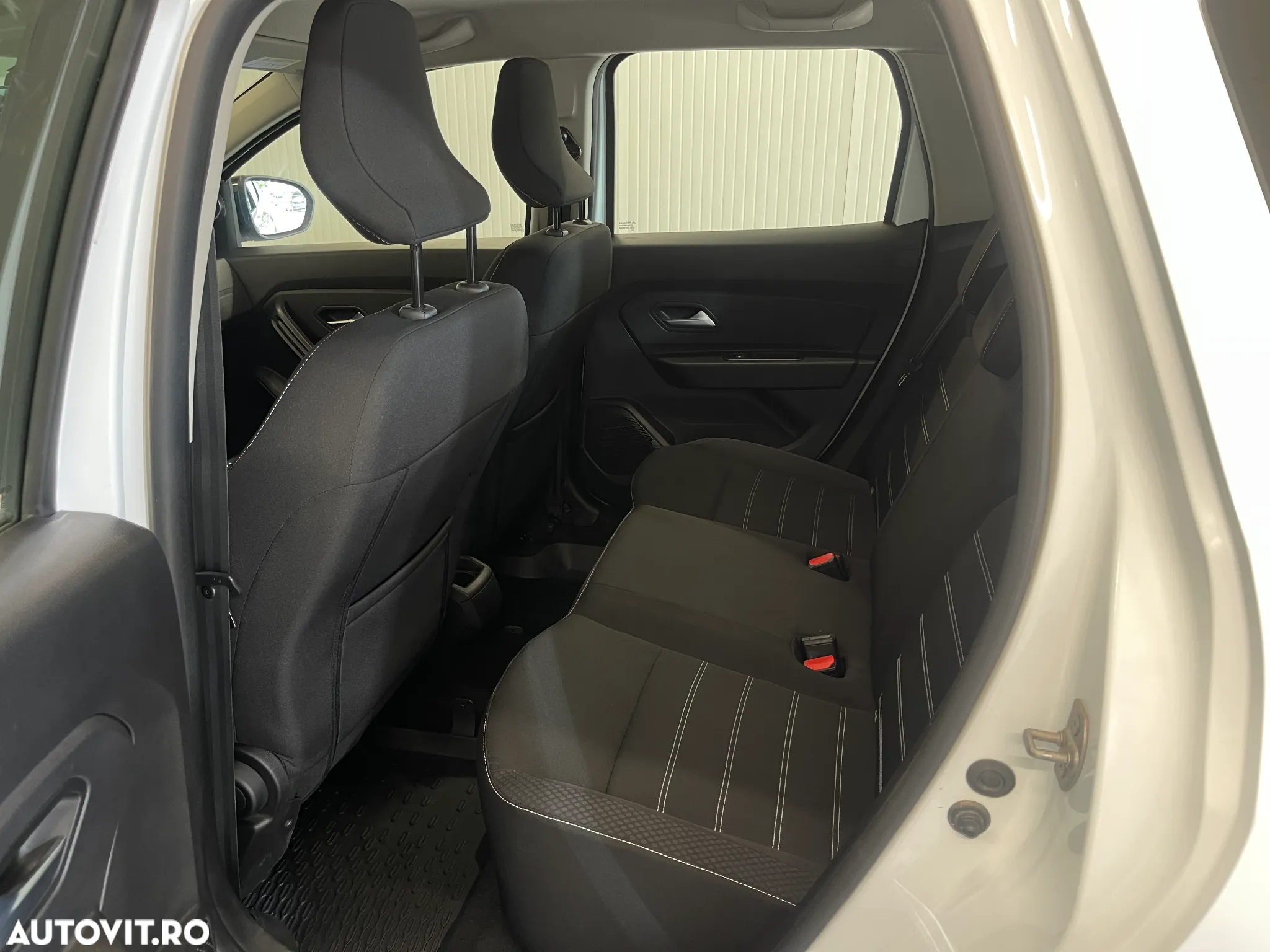 Dacia Duster 1.5 Blue dCi 4WD Comfort - 10