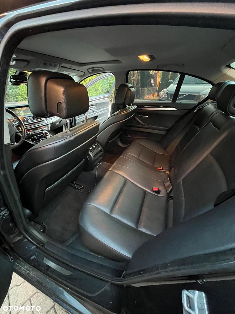 BMW Seria 5 528i xDrive - 8