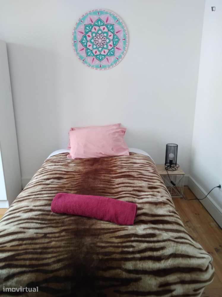 Quarto - localizado em Montarroio Coimbra - Grande imagem: 2/4