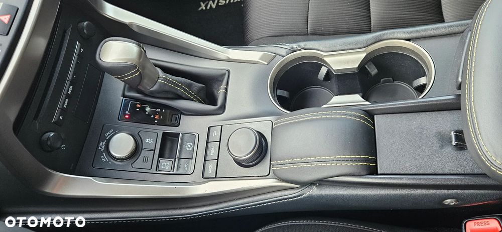Lexus NX 200t Prestige AWD - 26