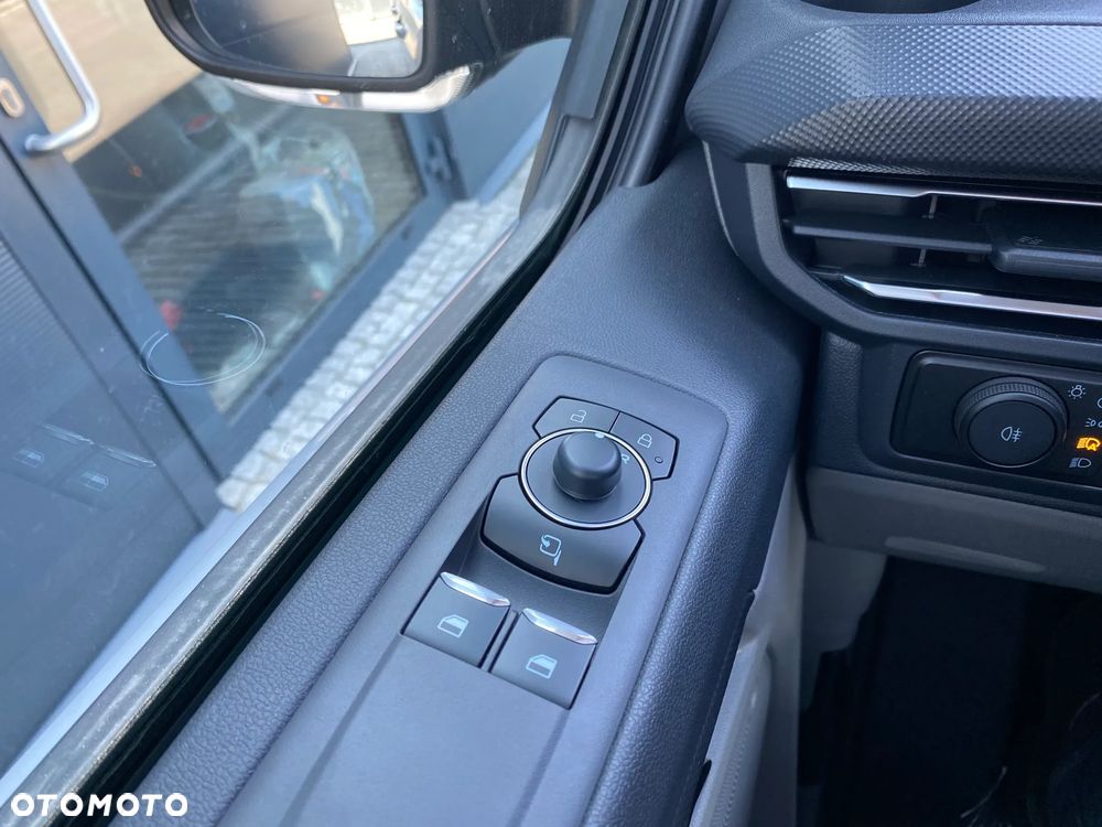 Ford Tranisit Custom - 22