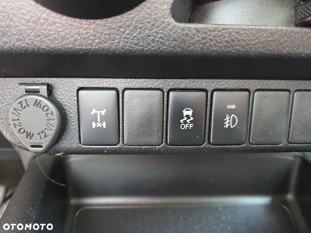 Toyota Hilux - 24