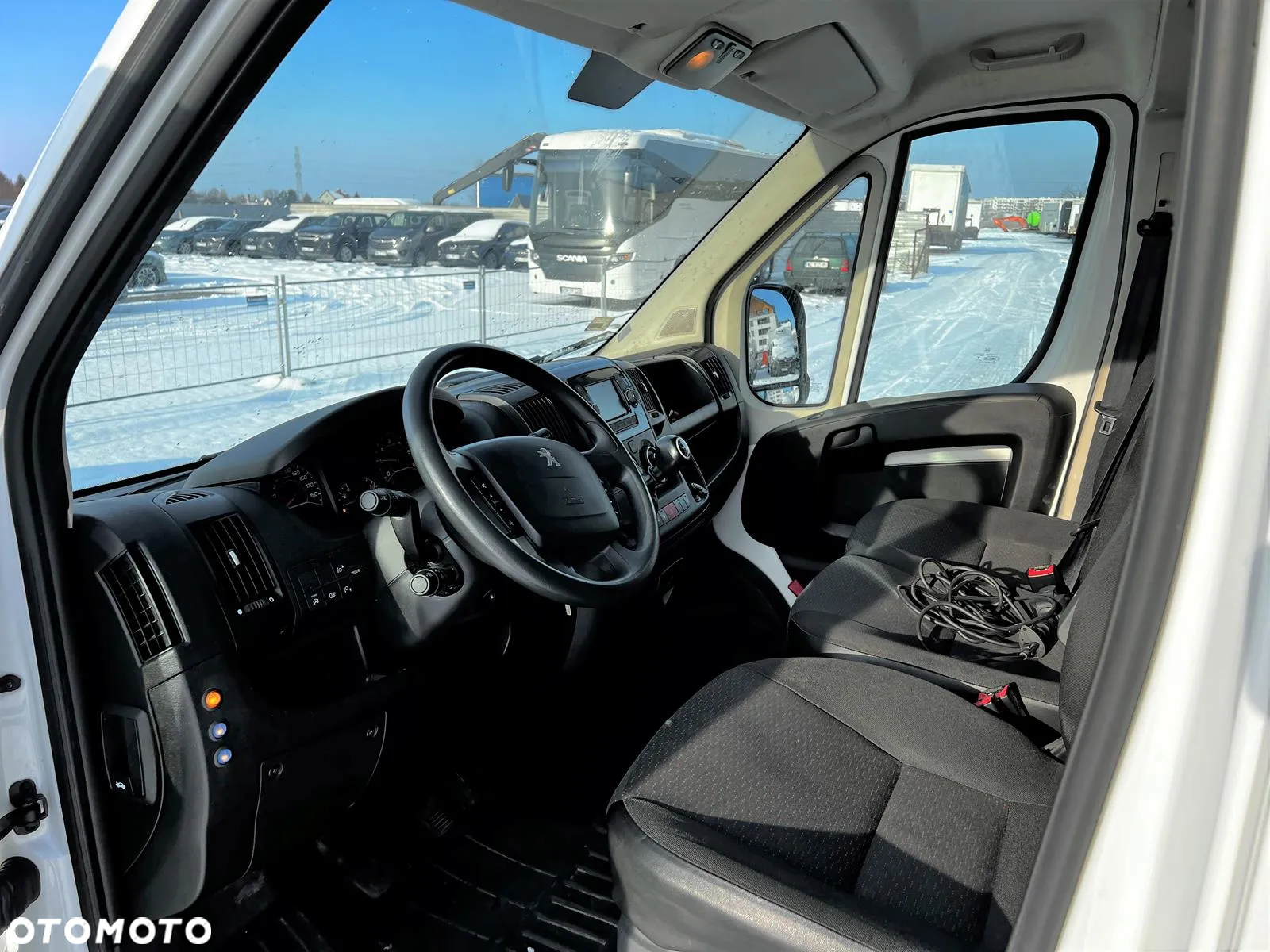 Peugeot Boxer 435 2.2 BlueHDi 121kW/165KM  L3H2  AutoSerwis - wciągarka - 10