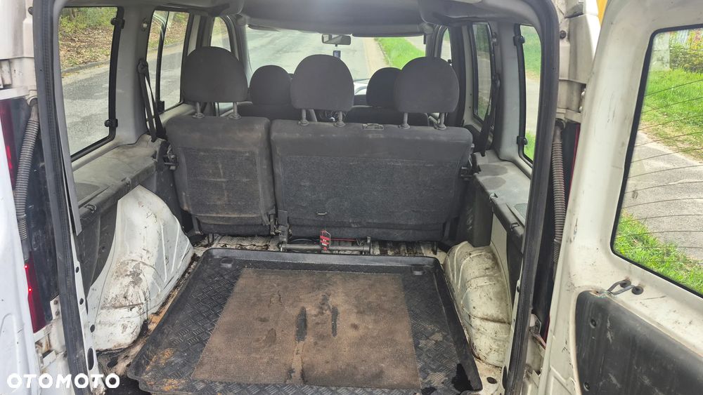 Fiat Doblo 5-osobowy - 10