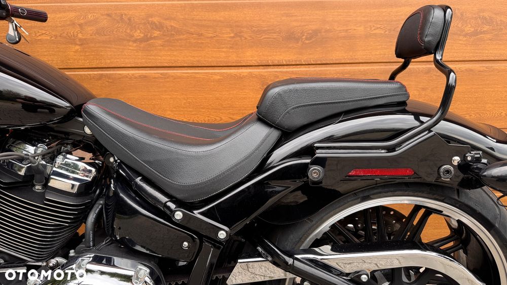 Harley-Davidson Softail Breakout - 7