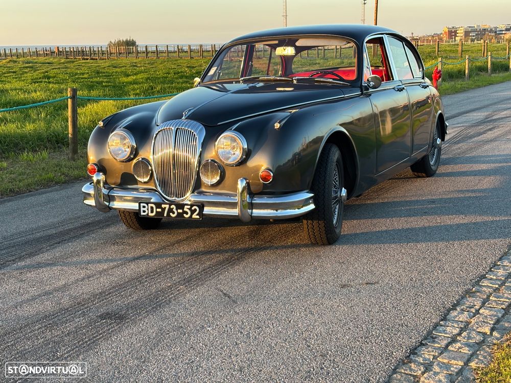 Daimler Double Six - 9