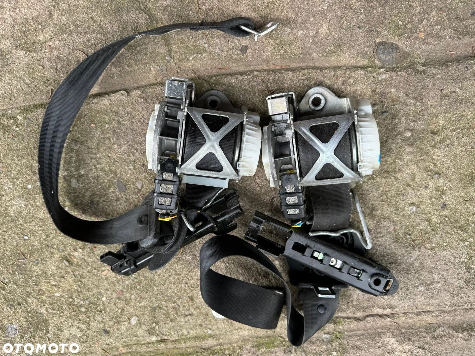 Pasy bezpieczeństwa lewy przód 5C6857705A  Volkswagen Jetta 5C - 1