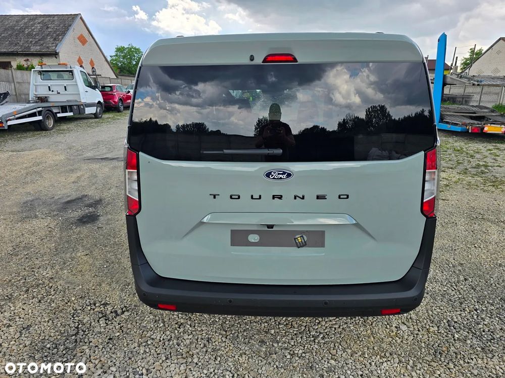 Ford Tourneo Courier 1.0 EcoBoost TREND - 9