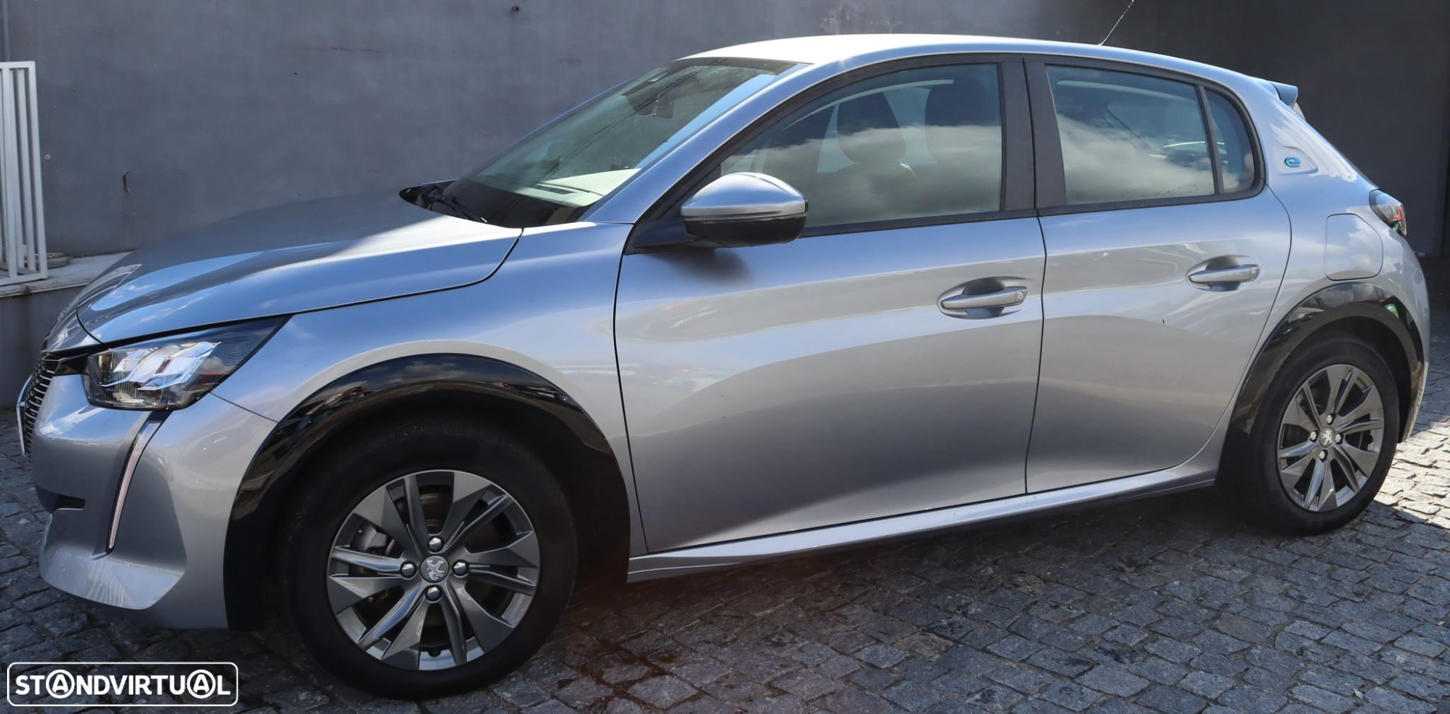 Peugeot e-208 - 4