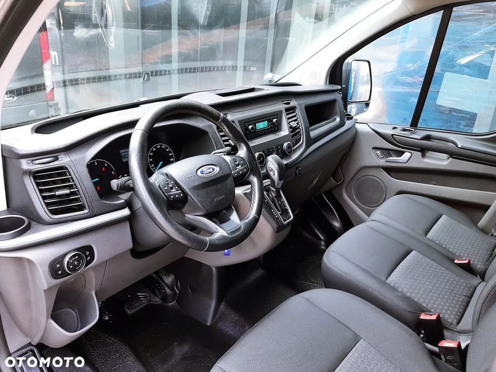 Ford CUSTOM - 22
