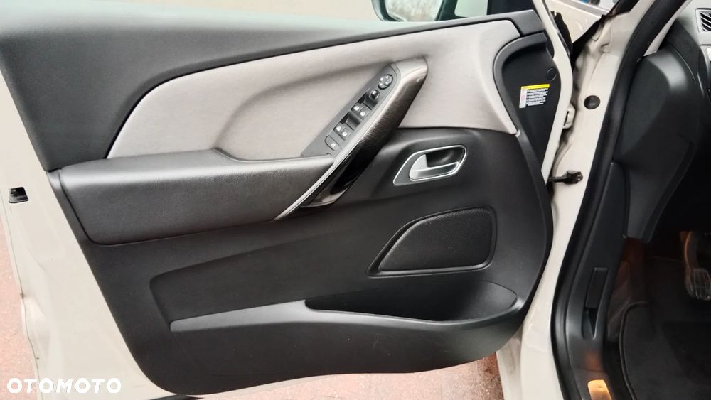 Citroën C4 Picasso - 10