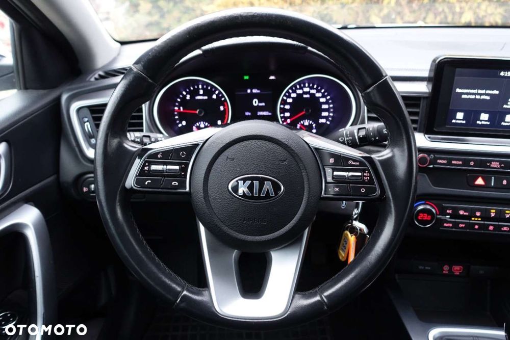 Kia Ceed - 11
