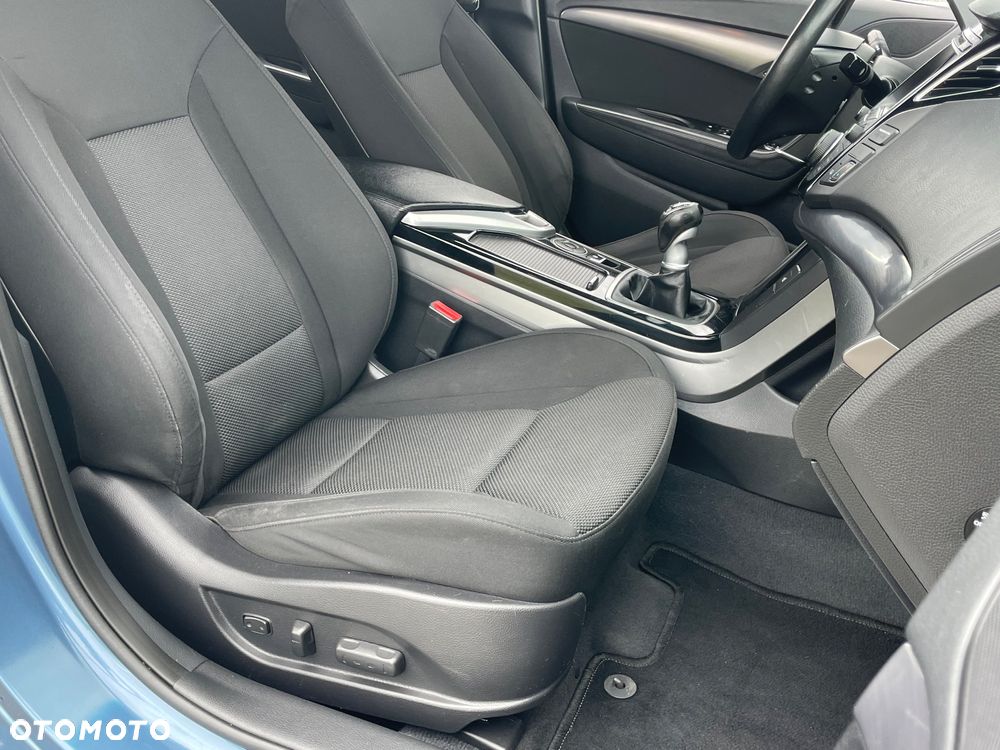 Hyundai i40 2.0 GDI Premium - 26