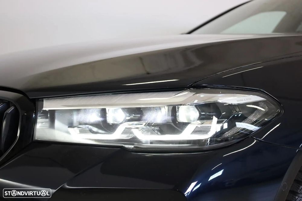 BMW 530 e Pack Desportivo M - 15