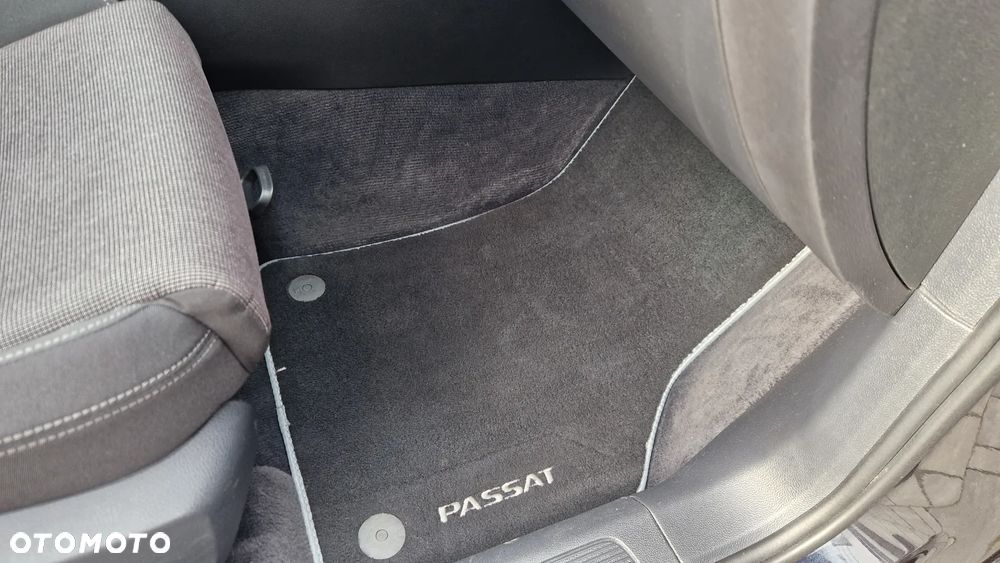 Volkswagen Passat - 35