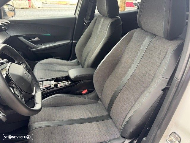 Peugeot 2008 1.2 PureTech Allure Pack EAT8 - 7