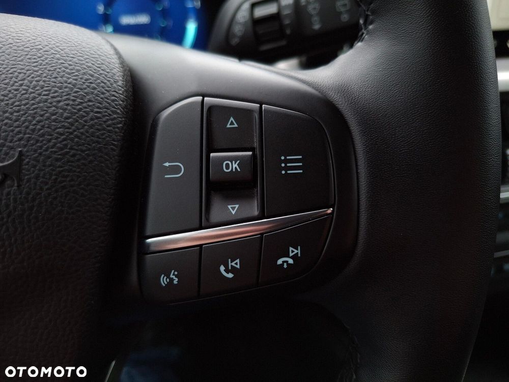 Ford Focus 1.0 EcoBoost Titanium X - 11