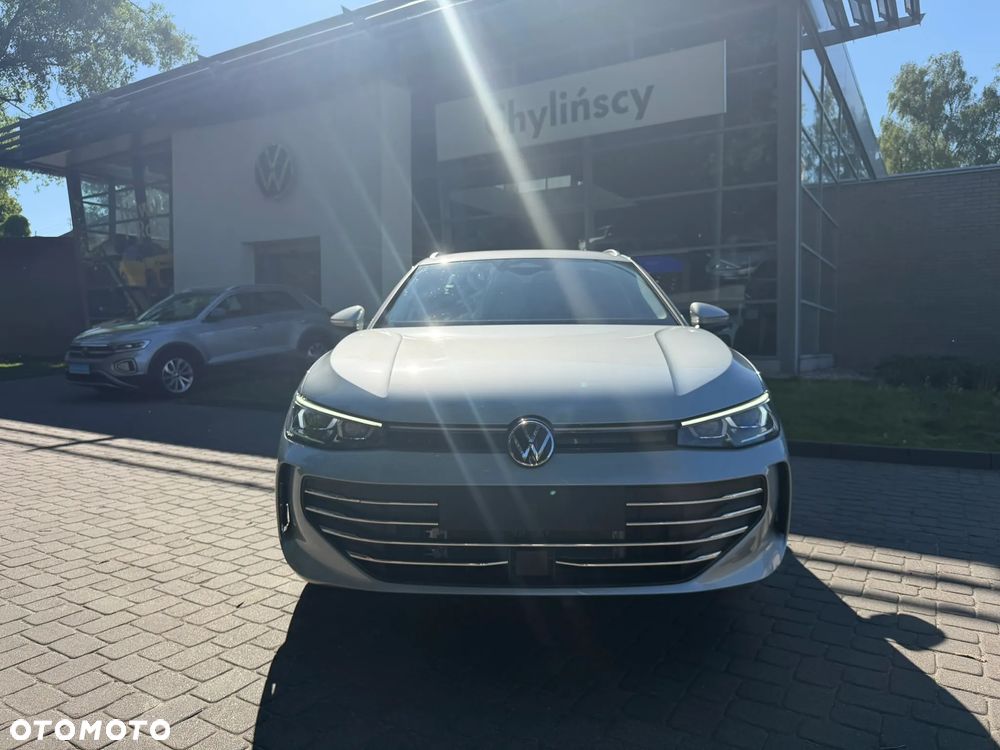 Volkswagen Passat Variant 1.5 TSI ACT mHEV Business Plus DSG - 3