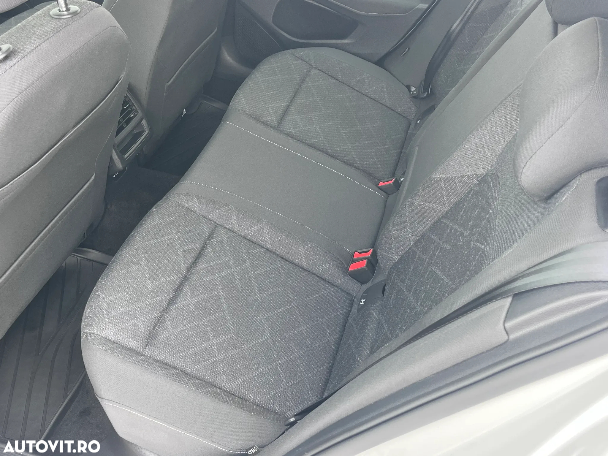 Volkswagen Golf 1.5 eTSI ACT DSG MHEV Life - 31