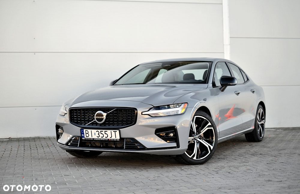 Volvo S60 B5 B Ultimate Dark - 1