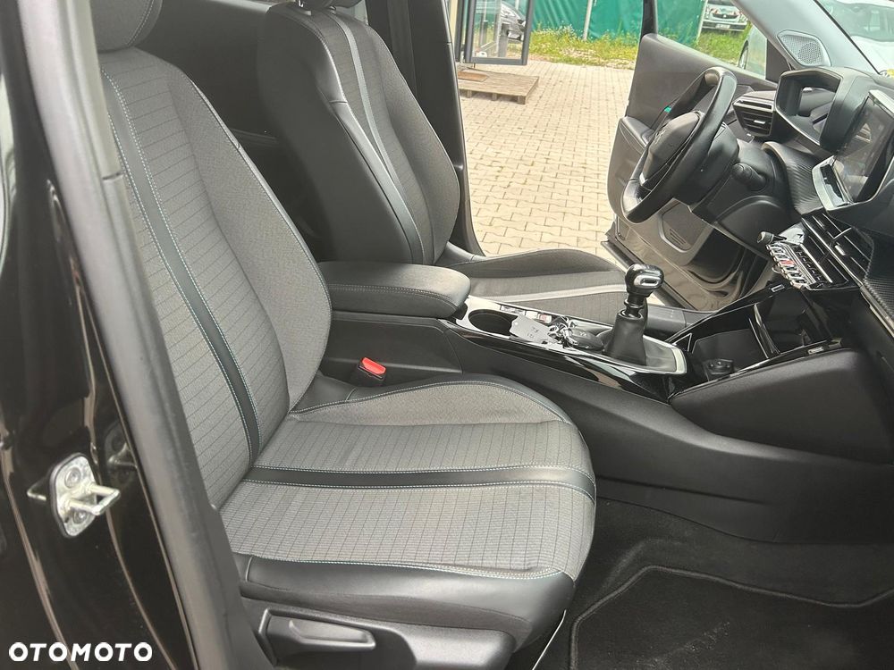 Peugeot 2008 1.2 PureTech Active Pack S&S - 26