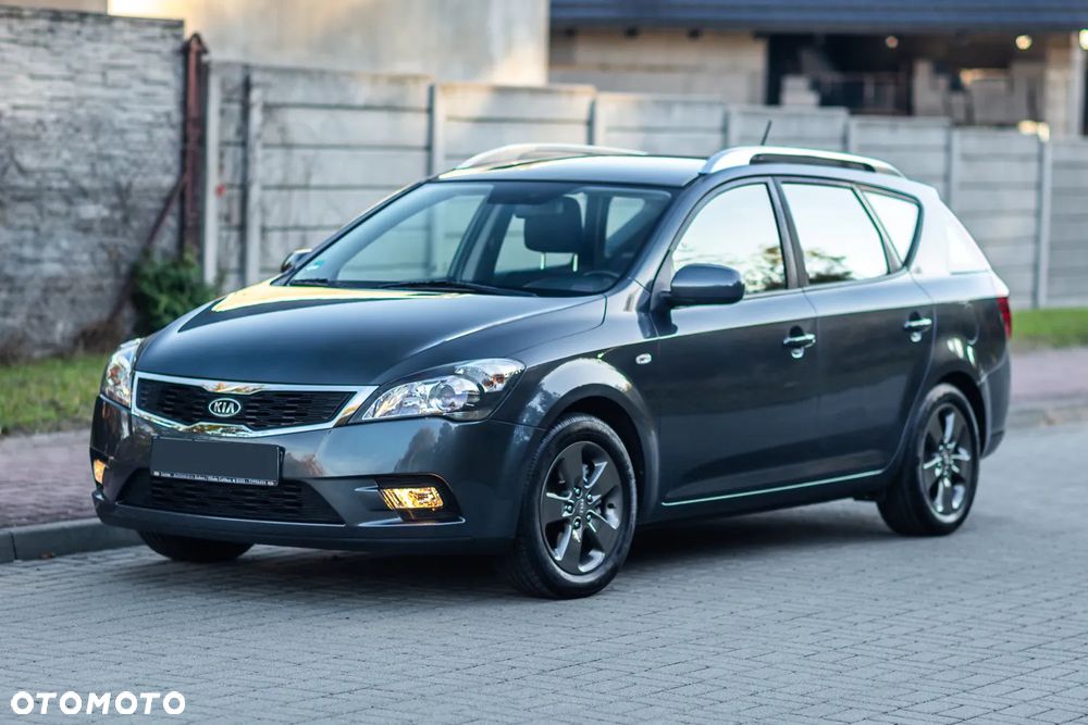 Kia Ceed - 16