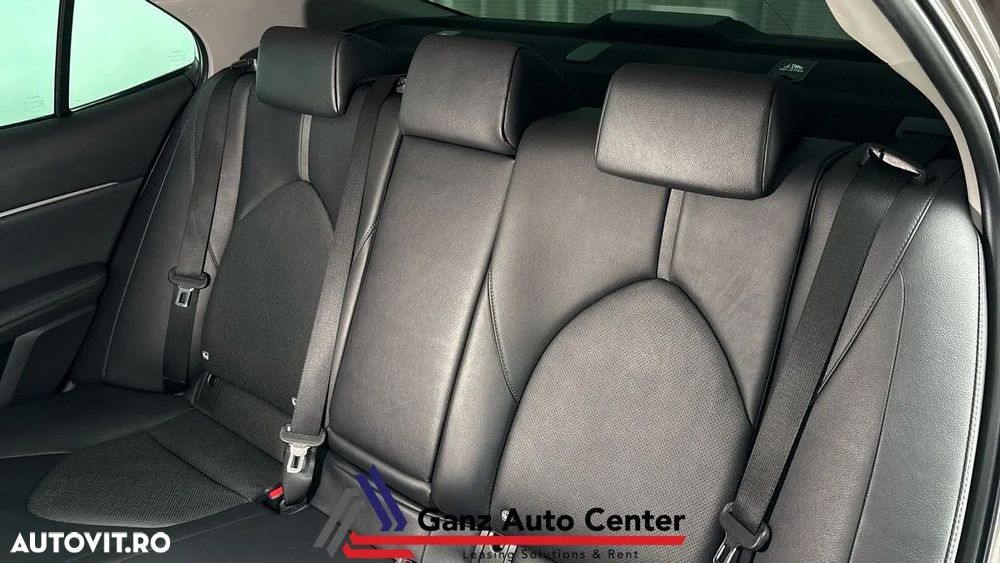 Toyota Camry Executive - 7