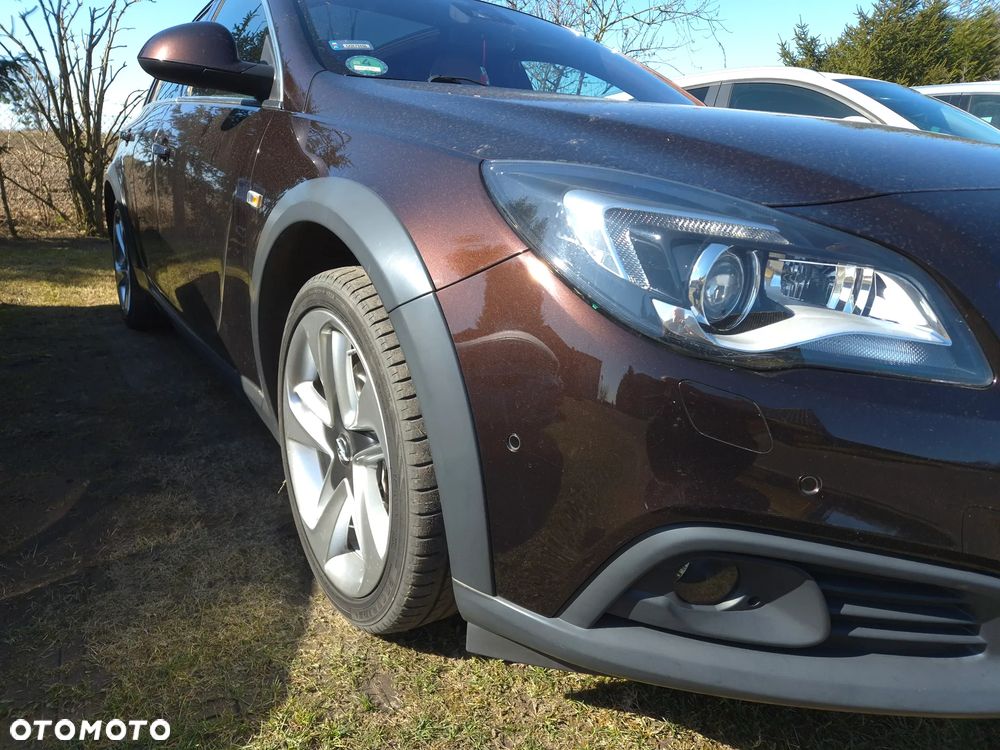 Opel Insignia 2.0 T Cosmo 4x4 S&S - 9