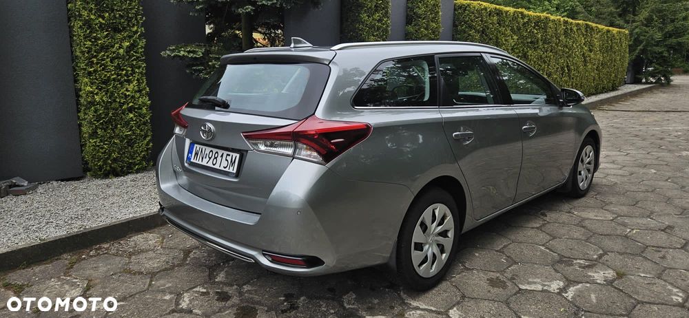Toyota Auris 1.6 Premium - 5