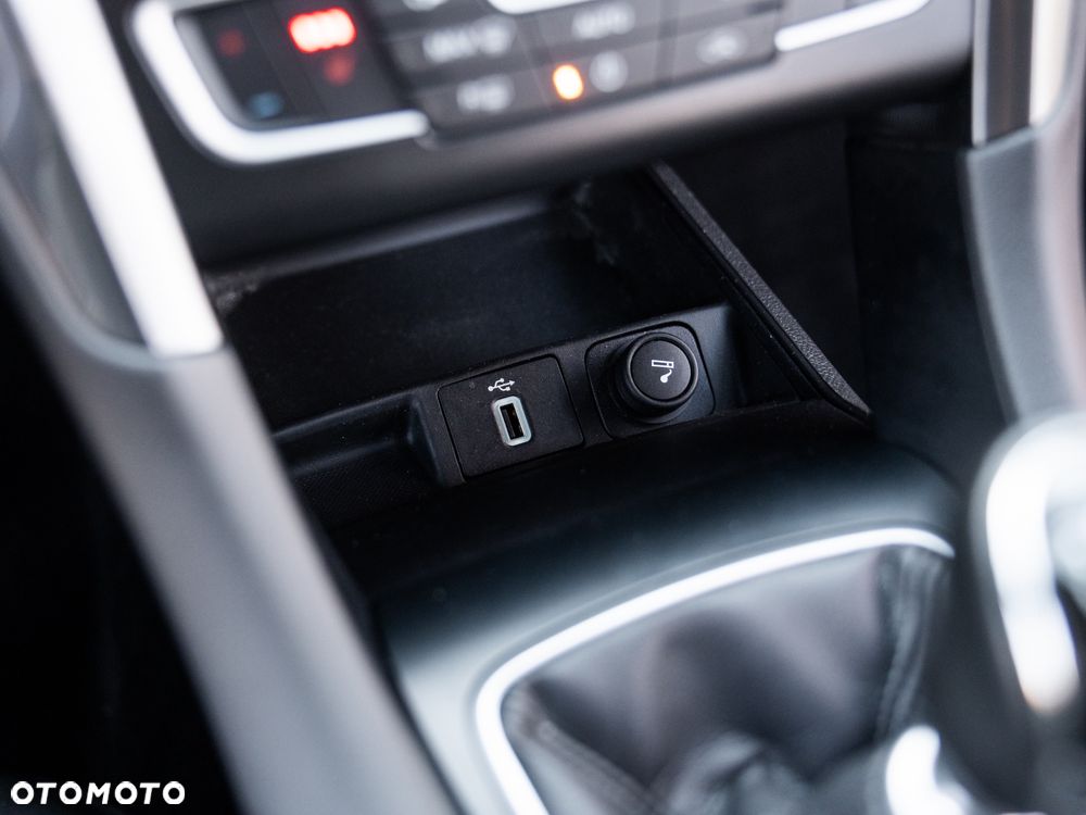 Ford Mondeo 2.0 TDCi Start-Stopp Titanium - 39