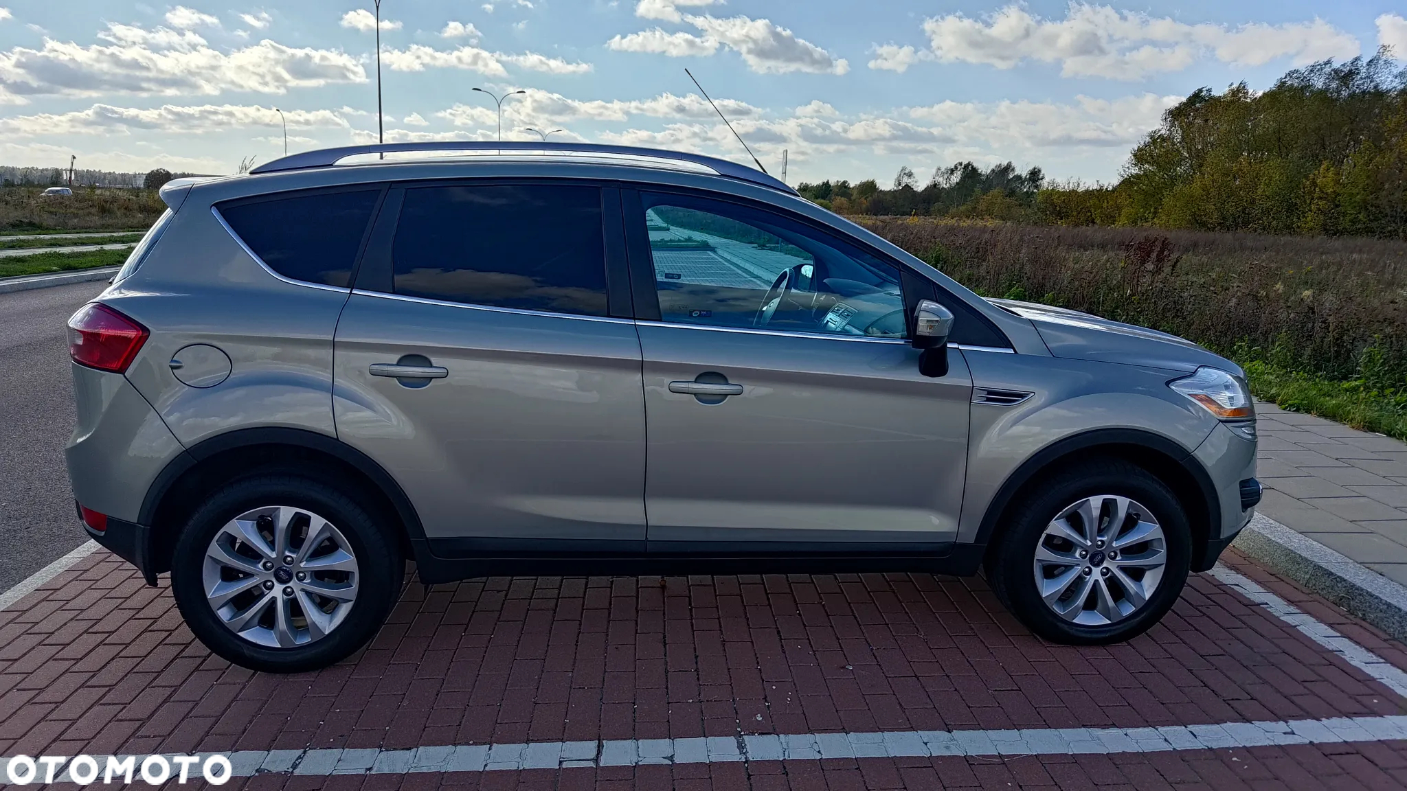 Ford Kuga 2.0 TDCi Titanium FWD - 12