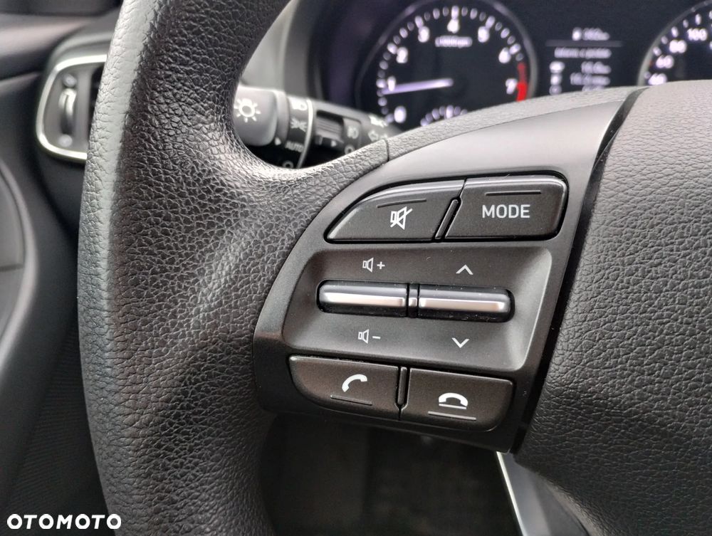 Hyundai i30 1.5 DPI Classic + - 16