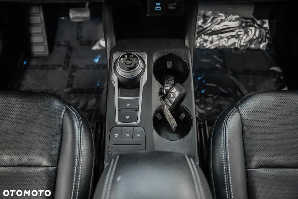 Ford Escape 2.0 EcoBoost AWD Titanium - 23