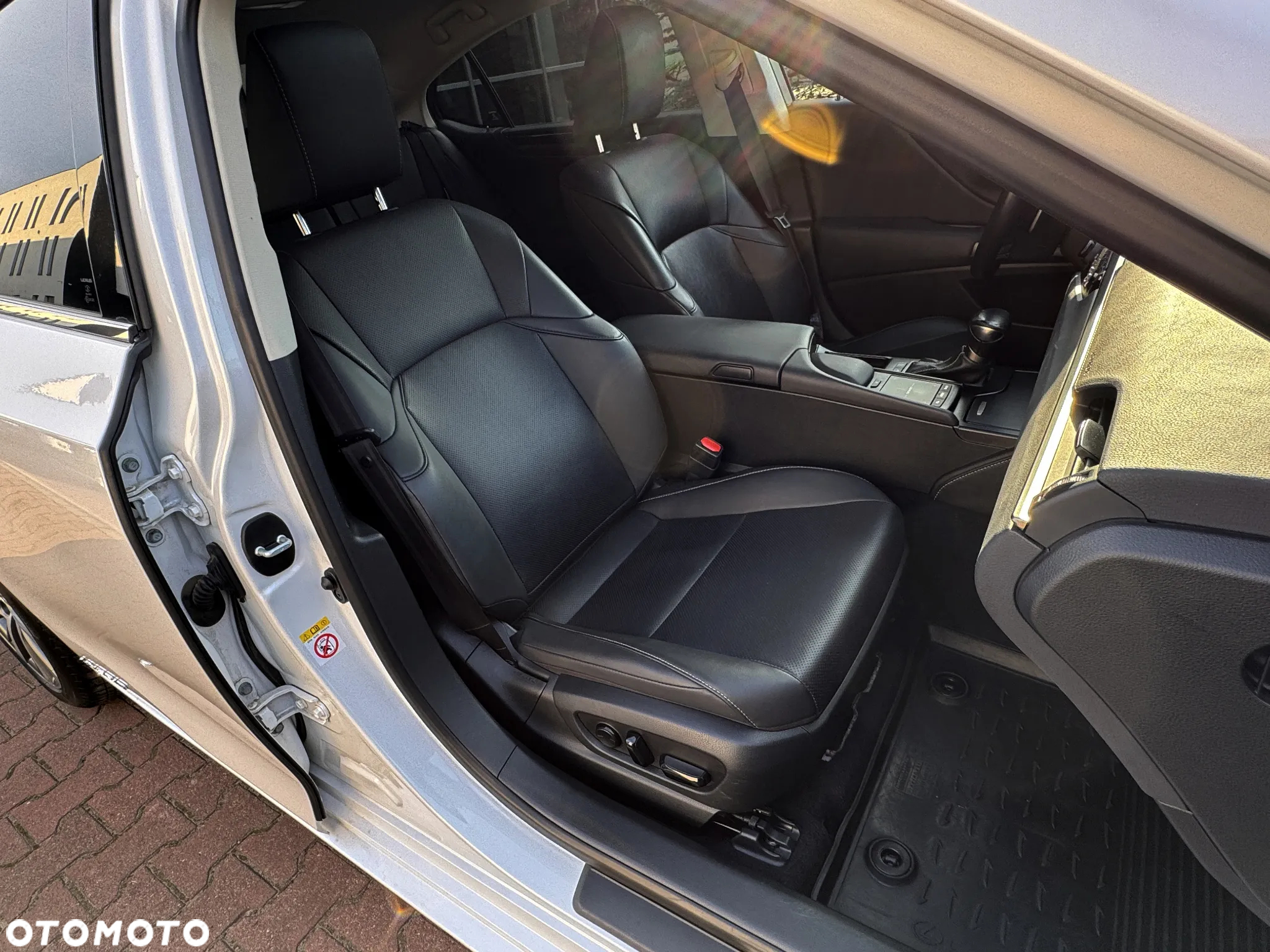 Lexus ES 300h Elegance - 20