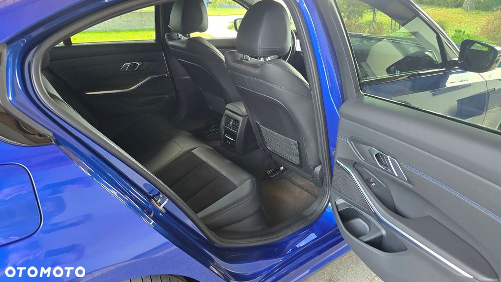 BMW Seria 3 330e xDrive M Sport sport - 23