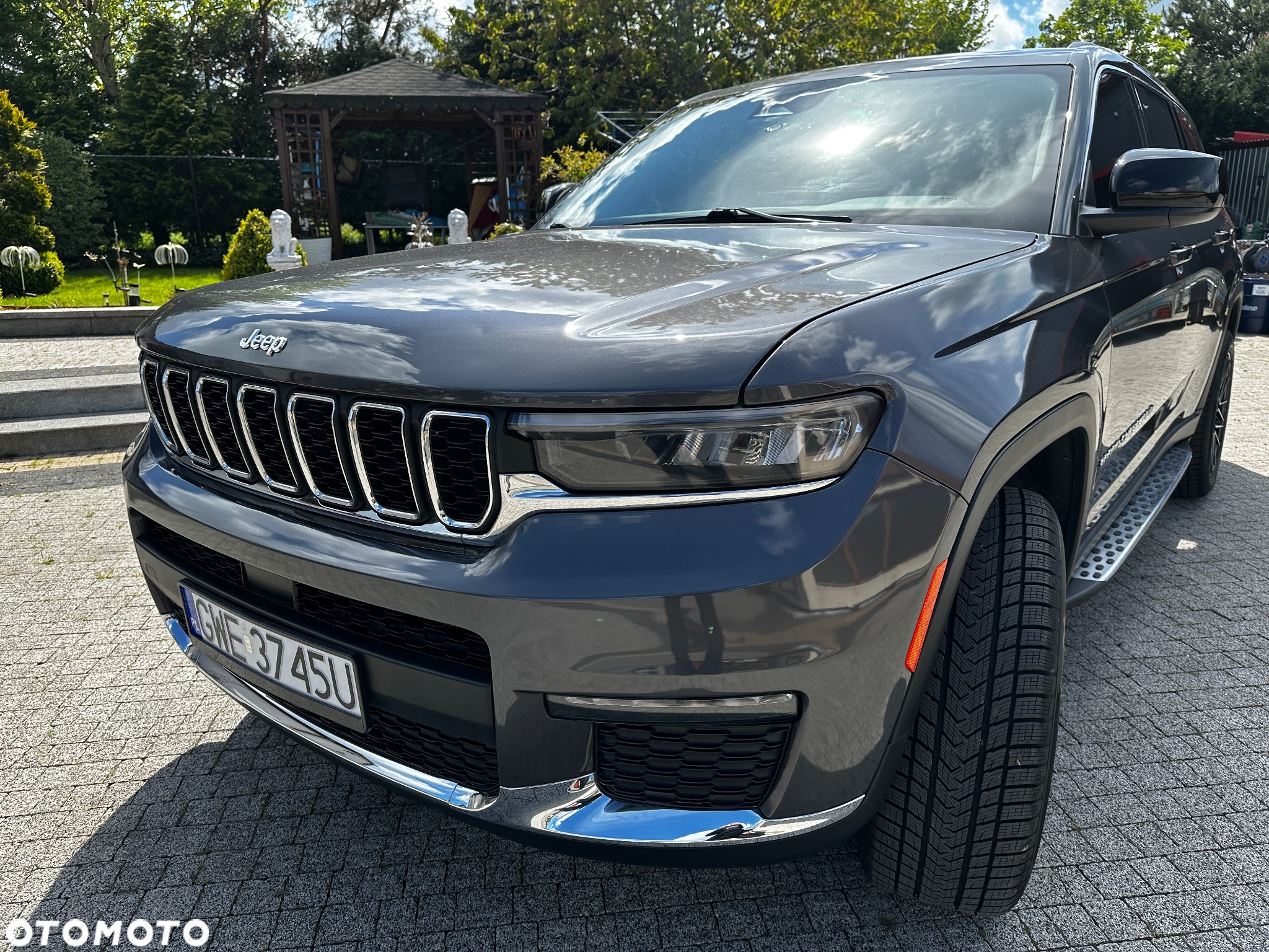 Jeep Grand Cherokee - 14