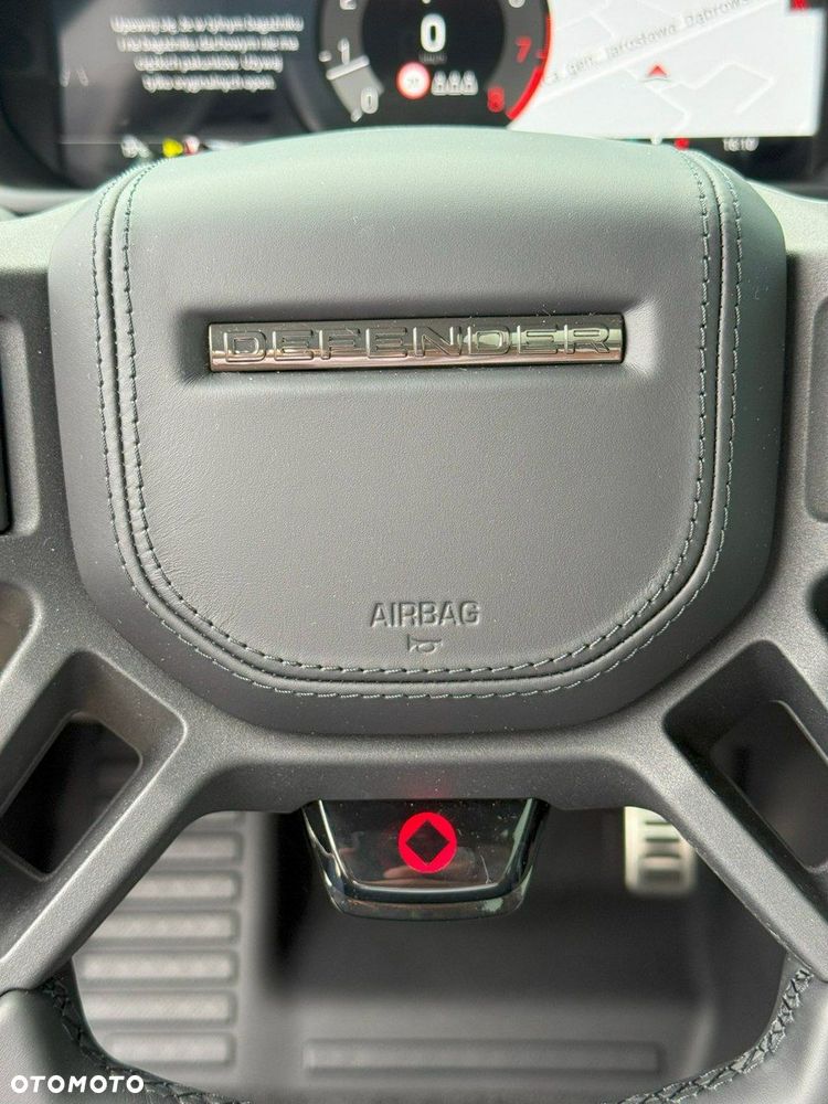 Land Rover Defender - 13