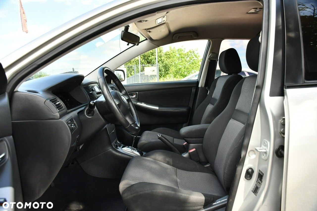 Toyota Corolla - 30